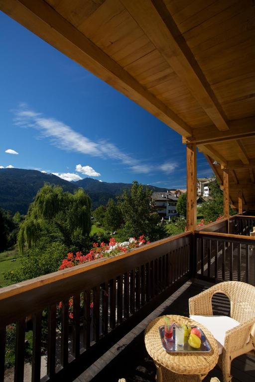Albergo Bellaria Carano  Bagian luar foto