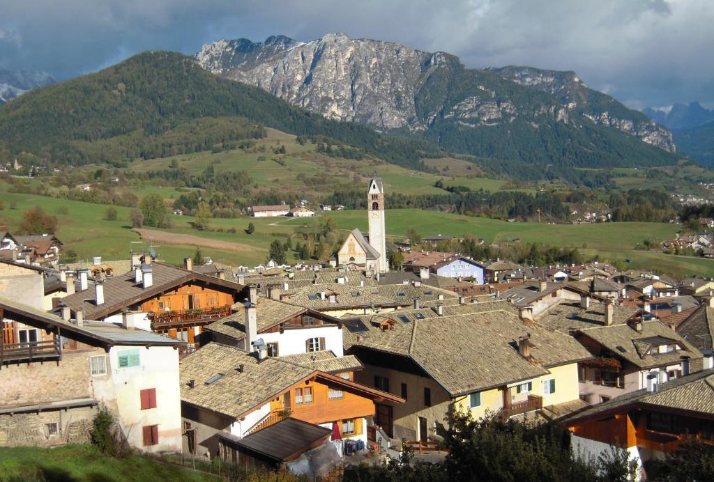 Albergo Bellaria Carano  Bagian luar foto