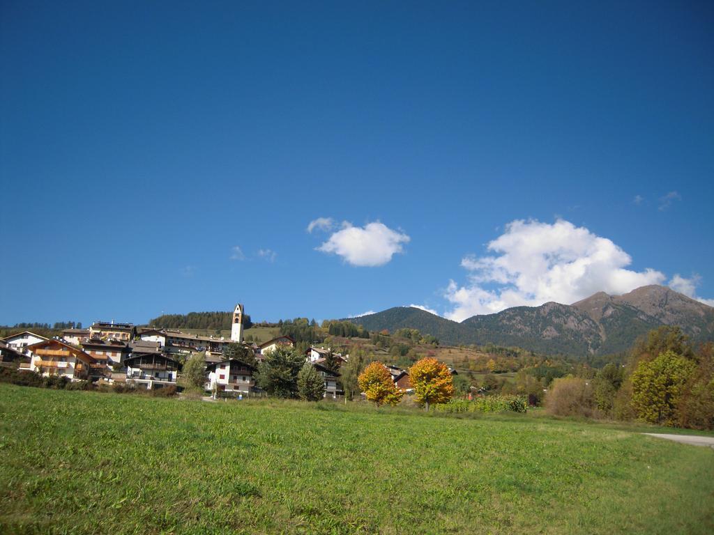 Albergo Bellaria Carano  Bagian luar foto