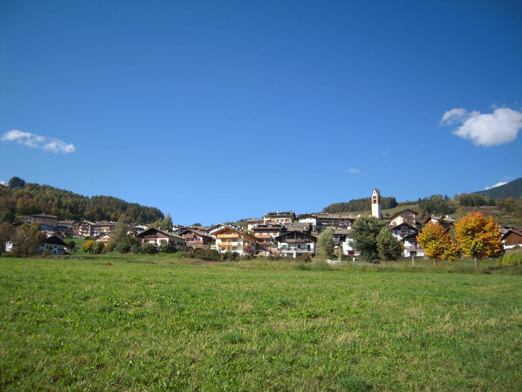 Albergo Bellaria Carano  Bagian luar foto