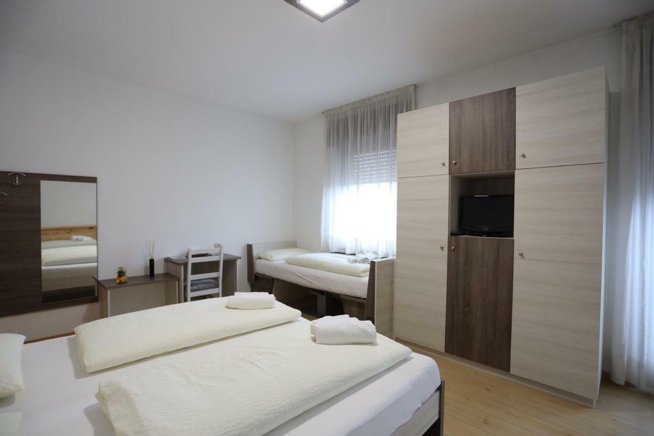 Albergo Bellaria Carano  Bagian luar foto