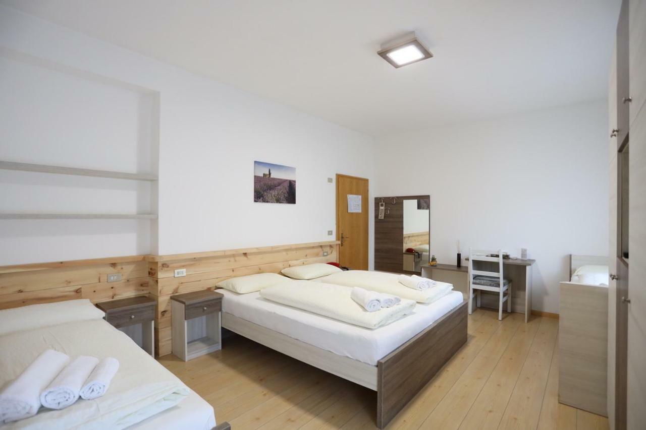Albergo Bellaria Carano  Bagian luar foto